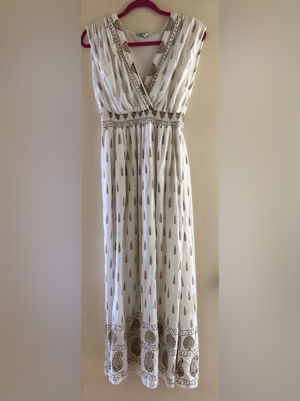 White & Gold Sleeveless Maxi Dress
